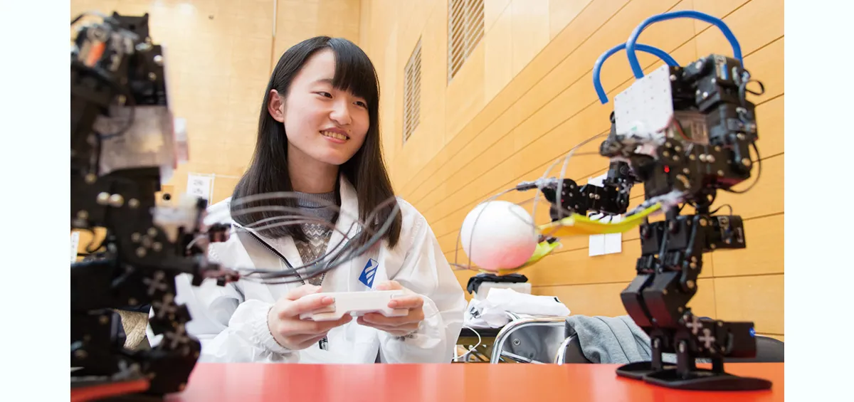 受動二足歩行ロボット（組み立て前） 二足歩行・自立歩行ロボットの専門学校 日本工学院 - 東京