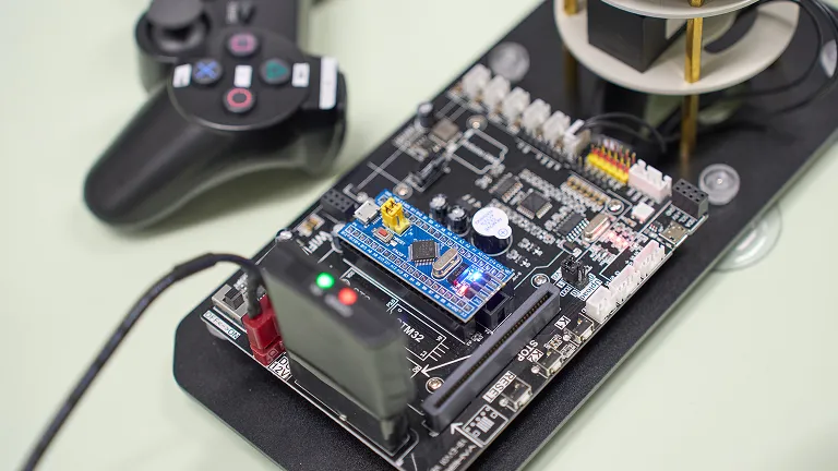 ロボット制御に使用する機器