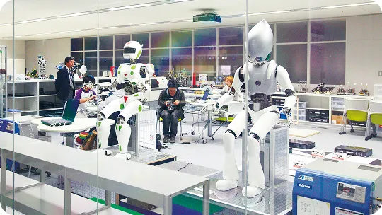 制作したロボットが並んでいる様子