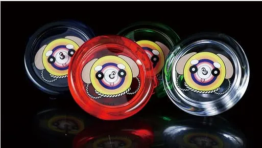 犬のイラストが描かれたカラフルなこま