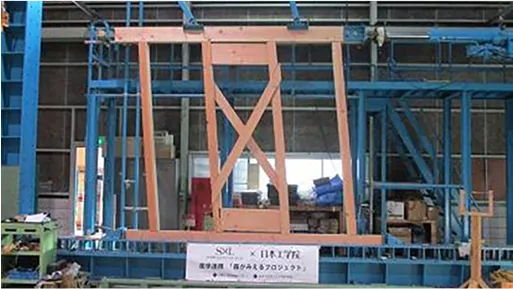 学生が制作した木材を使用した作品