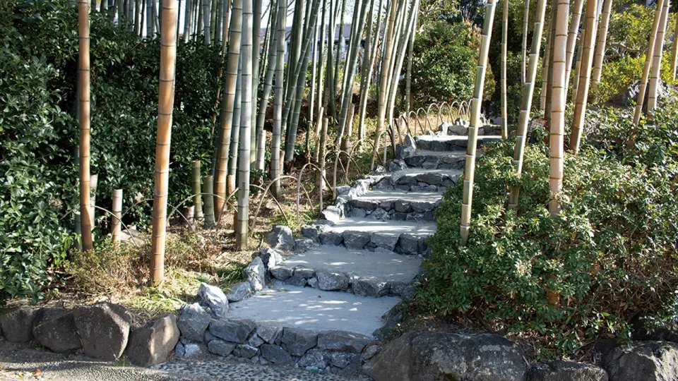 キャンパス内に配置されている学生が手がけた作品