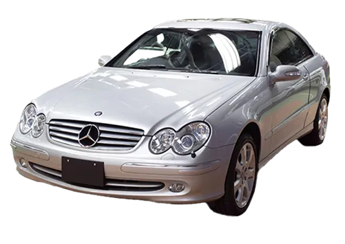 学生が車検ラインの実習を行っている様子