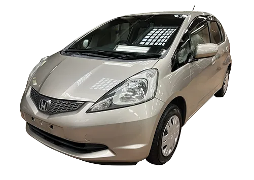 学生が車検ラインの実習を行っている様子