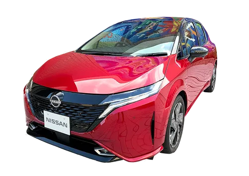 学生が車検ラインの実習を行っている様子