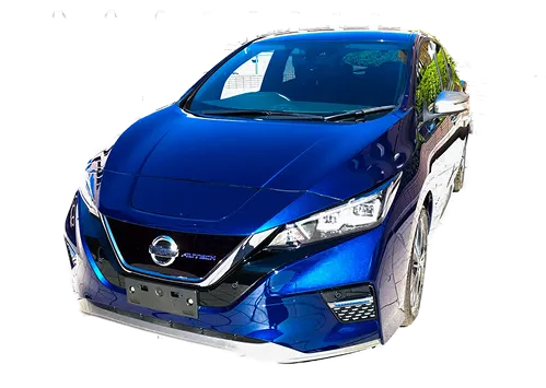 学生が車検ラインの実習を行っている様子