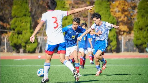 試合と練習を交互に繰り返し力をつける生徒たち