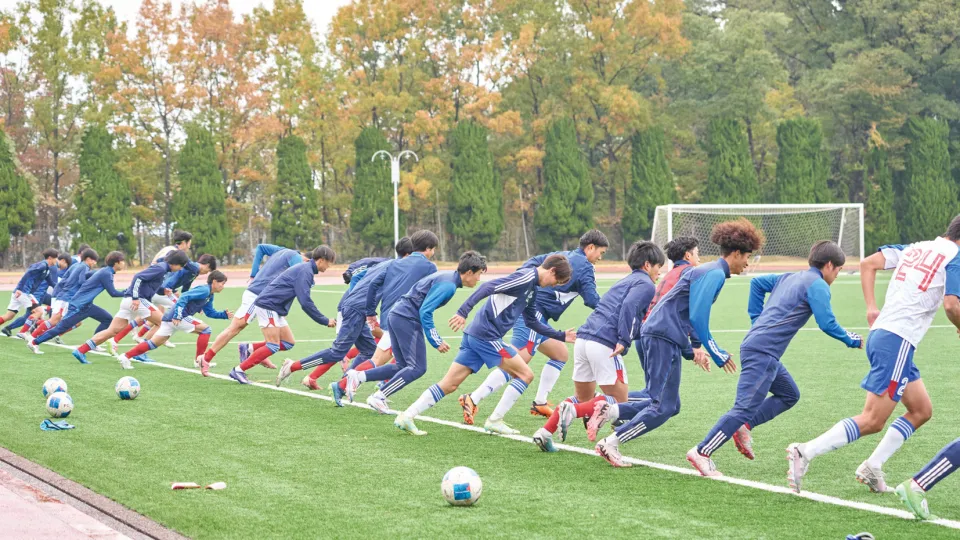 走り込みをする生徒たち
