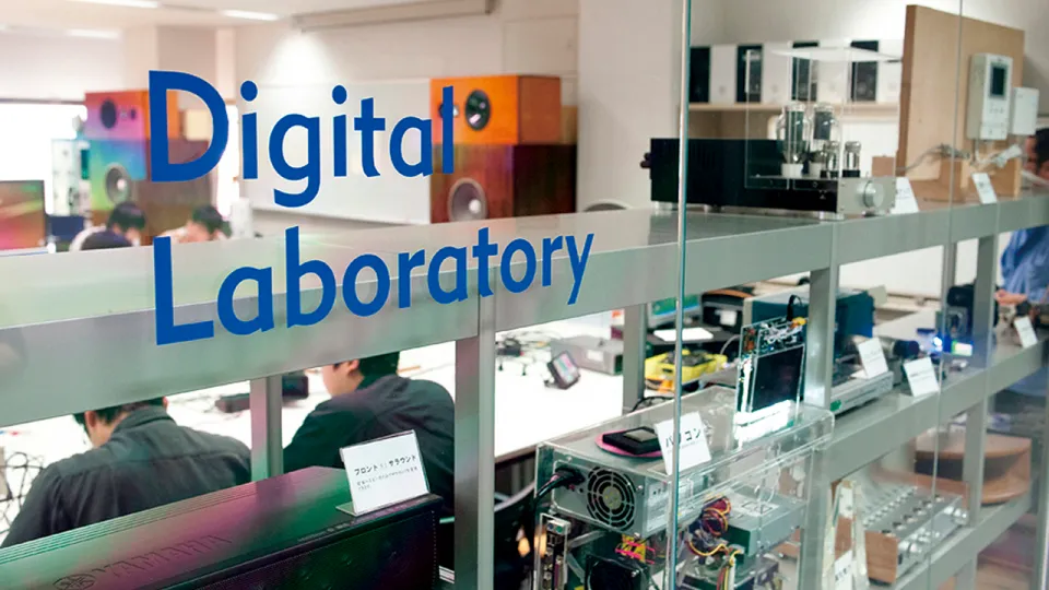 入学→1年次 コース決定 前期・2年次→卒業→就職・編入・進学を表した図