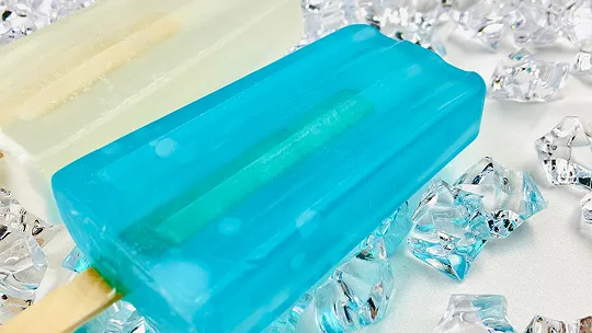 アイスキャンディ型の透明石鹸『Söopo』