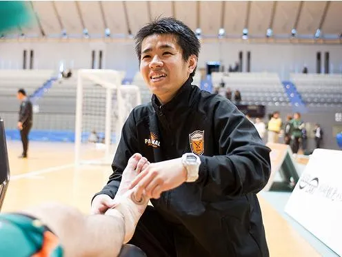 【国家資格】柔道整復師免許・【ジャパン・アスレチック・トレーナーズ協会認定】アスレチック・トレーナー（JATAC-ATC）・【日本トレーニング指導者協会認定】トレーニング指導者（JATI-ATI）・【日本赤十字社救急法救急員】