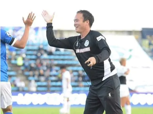 キャリアアップの例 スポーツ系学科でパーソナルトレーナーの専門技術を習得＋大学で保健体育教員免許取得→保健体育の先生をめざす