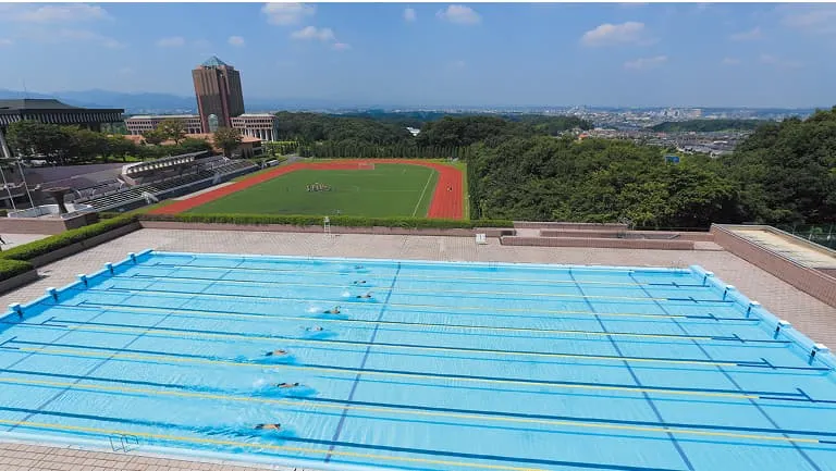 見晴らしが良好な屋上プール