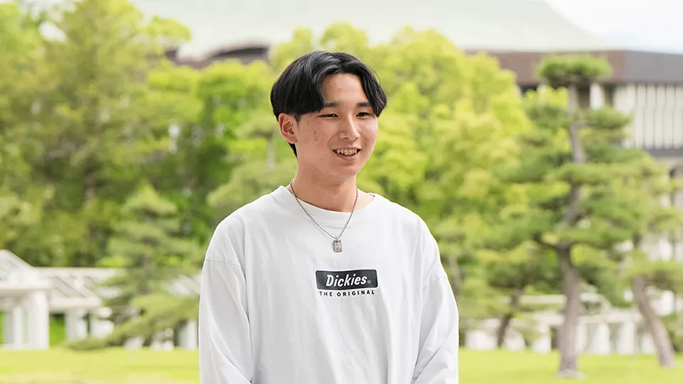 インタビューに応じてくれた学生のポートレート