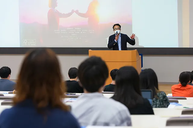 講義を行う平川氏