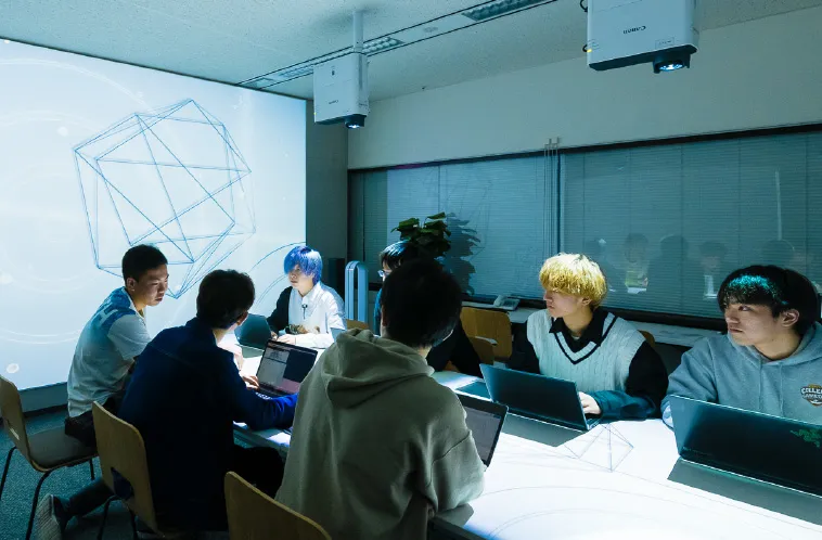 ミーティング中の生徒達の様子