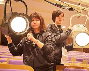 照明のコントロールチェック中のイラスト