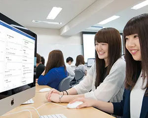 プロジェクトのミーティング中のイラスト