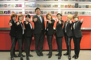 THE HOOPERSと理事長の記念写真