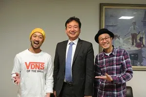 カサリンチュと理事長の記念写真