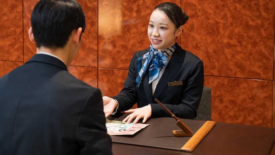 施設のA棟とB棟のフロア構成と客室の内訳を示す図