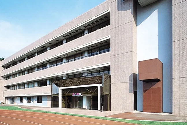 四角く堅牢なデザインの建物4