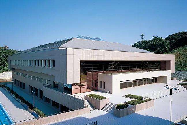 コンサートホールにも見える建物