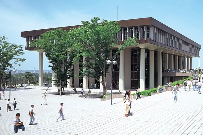 ギリシャ式の美術館に見える建物