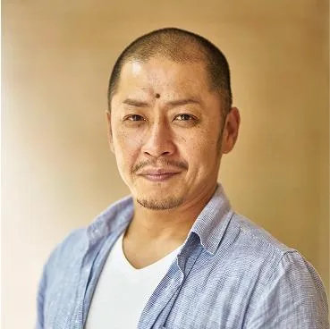 会話をしている長谷川 浩司先生