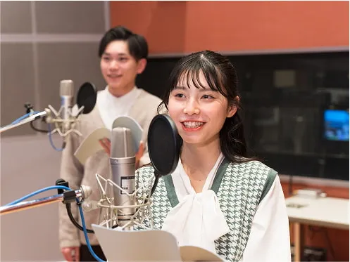 マンガ業界・アニメ業界・イラスト・ゲーム業界の3つの円を示す図