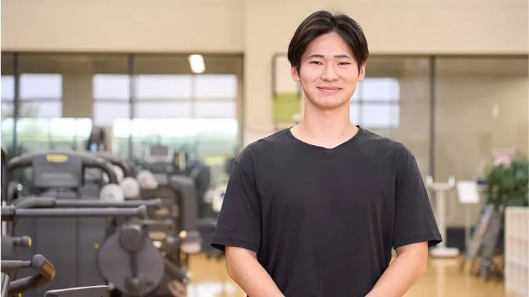 笑顔で正面を向いている矢ヶ﨑 大晟さん