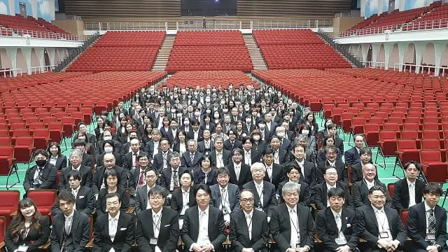 講師・教職員の集合写真