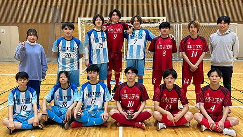 フットサル部の集合写真