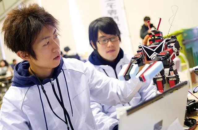 壊れたおもちゃは最高の教材