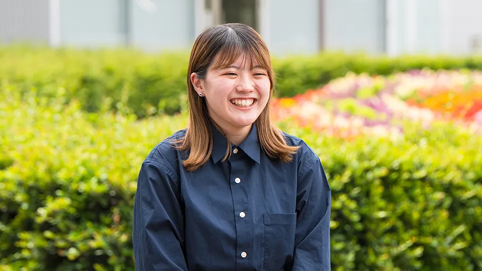 学生がデザインソフトを使って作業をしている様子