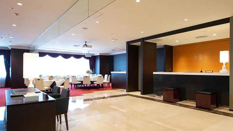 実際のホテルのフロントを模した実習室