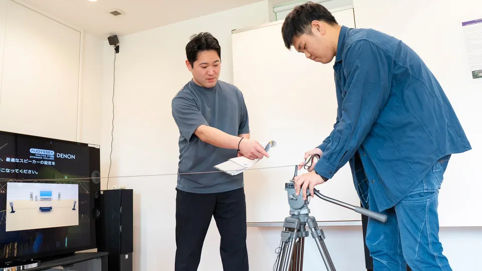 学生たちが実習を行っている様子