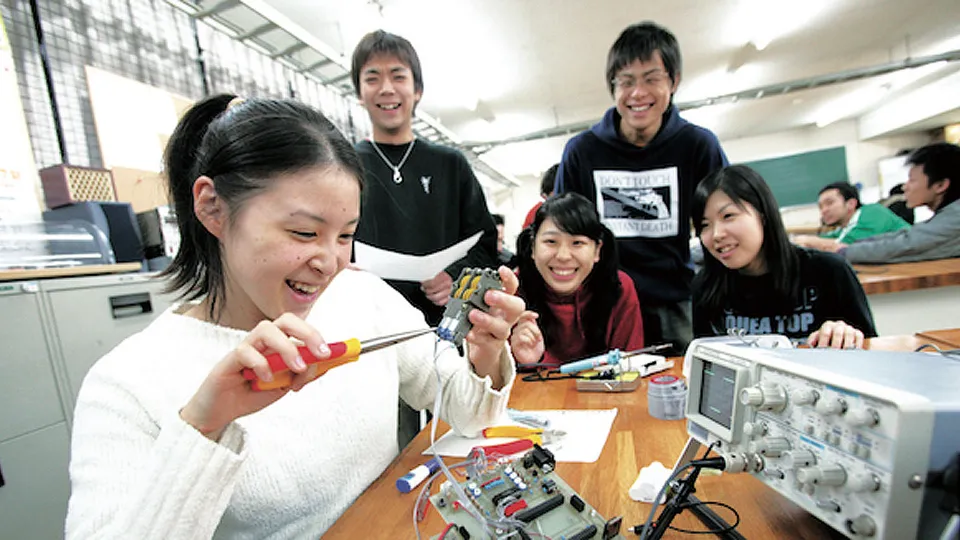 電子・電気科授業風景