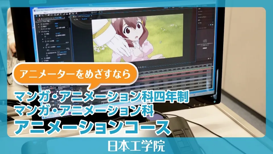 デッサン室で制作に取り組む学生たち