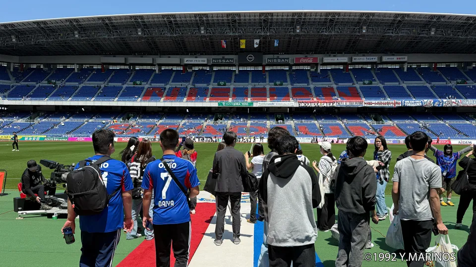 日産スタジアム見学ツアー参加者の様子