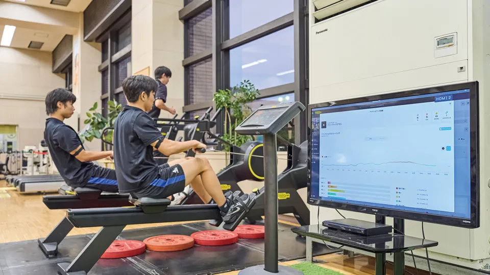 トレーニングツールを使用した体幹を鍛えるトレーニング