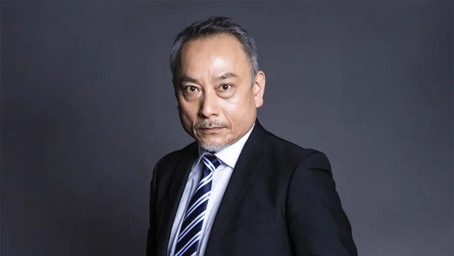 俳優のヨシダ朝さんのポートレート
