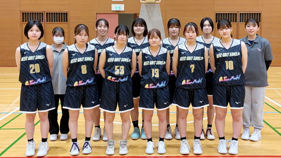 バスケットボールコース 女子チーム集合写真