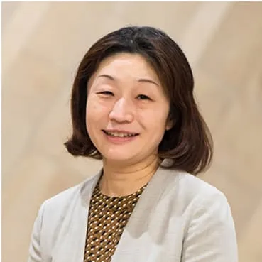 学生たちが撤収作業をしている様子