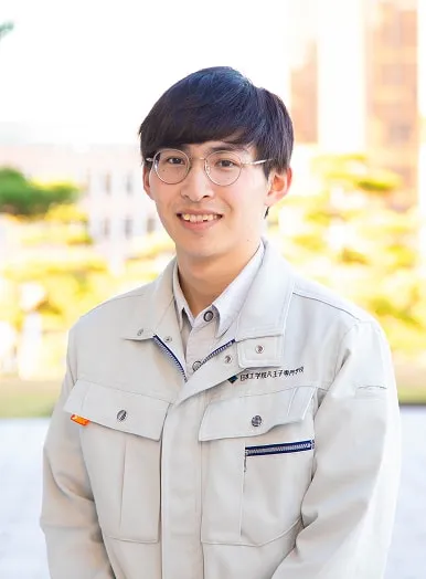 笑顔で話している松木 啓太さん