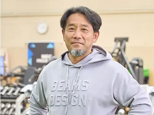 正面を向いている内田 幸一先生