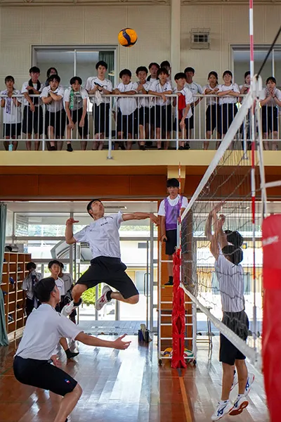 「勝利への一打」