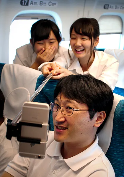 「先生、記念に一枚どうですか?」