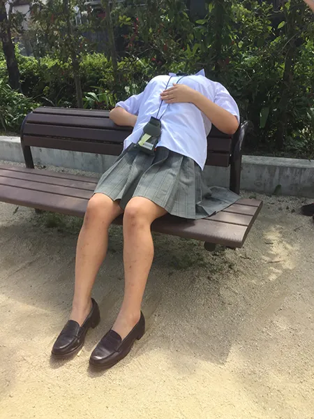 「首なしJK（女子高校生）!?」