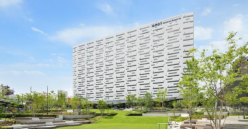 ＯＭＯ7 HoshinoResortと書かれた白い高層ビルの画像